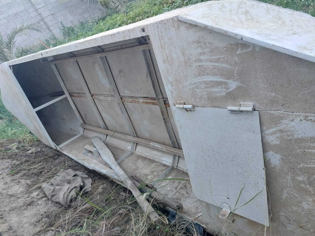 بلم للبيع نظيف مكاني واسط الكوت منطقة البيضاء ***********
