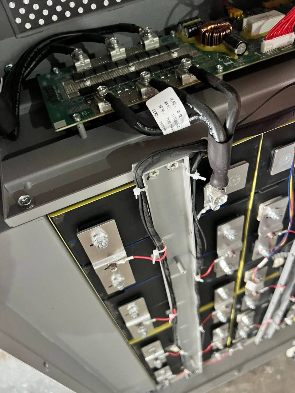 سعر جملة الجملة فرصة لا تتعوض
متوفر بطارية فول ماكس عدد "16"
15kwh 
ضمان حقيقي ٥سنوات استبدال 
ضمان صيانة ٥سنوات 
خلاية هثيوم 
Bms. Jk
تحمل من مخزن كركوك  
جودة ممتازة 
هذا العرض خاص  للمكاتب 
للاستفسار والحجز 
***********
