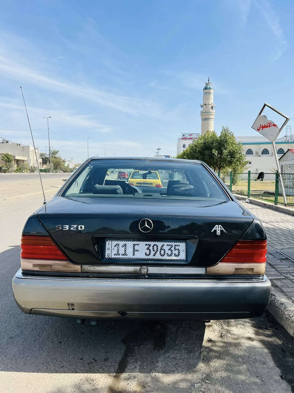 مارسدس شبح موديل 1994 محرك خراطيم S320 كشنات جلد دبل جام تبريد قطعتين العنوان بغداد
السعر 58 وبيها مجال 
***********
