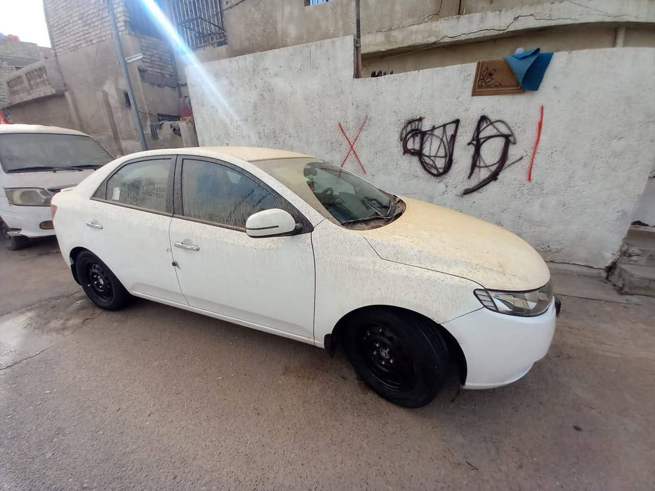 السلام عليكم من رخصه الادمن سيراتو 11خليجي للبيع حادثها جاملغ وبنيد مبدل ولغد مسحوب فقط سياره اربيليه بسمي تحويل ثاني يوم شفتات تحكم ستيرن شاشه عارضها 85واذا اكو مراوس اوبتما ***********مكاني بغداد الدوره ابو دشير
