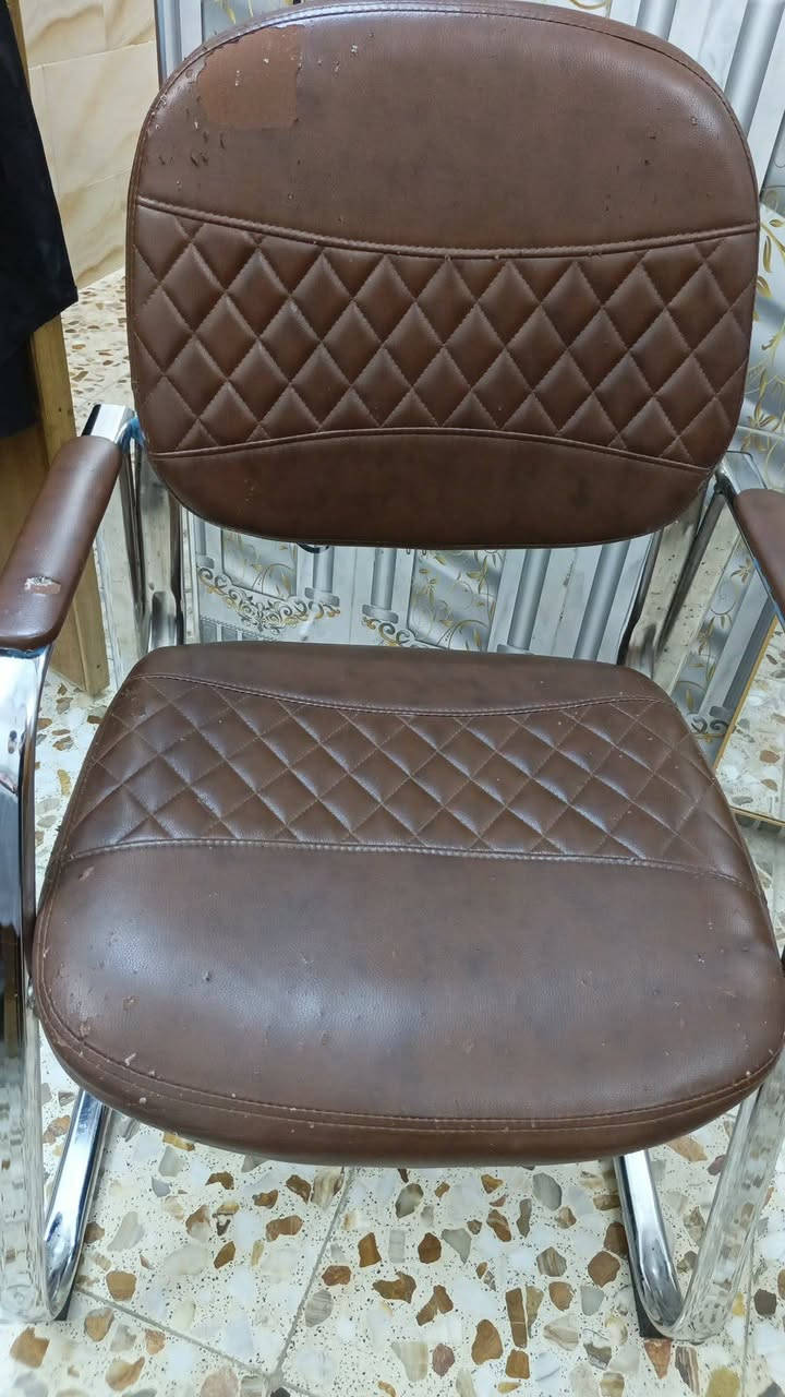 ميز مكتبي وكرسين للبيع مكاني الطي


**إذا كنت صاحب هذا الإعلان وتريد حذفه لأي سبب، رجاءا أرسل رسالة إلى الدعم الفني**