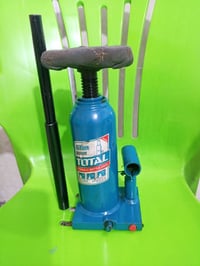 جك سيارة • ٦ طن • استعمال قليل