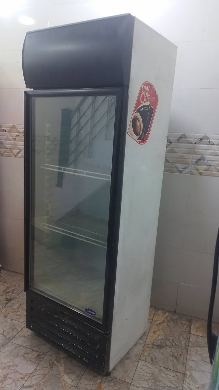عارضات عمودية عدد ٢
٣٠ قدم....عرض ٧٠
نظيفات...شغالات عل الفحص..
شرط تبريدهن فووول 
سعر الوحدة  ١٧٥  الف
بغداد الشعب ***********
الشراي يتصل واتساب او رصيد...
اتصال فقط
