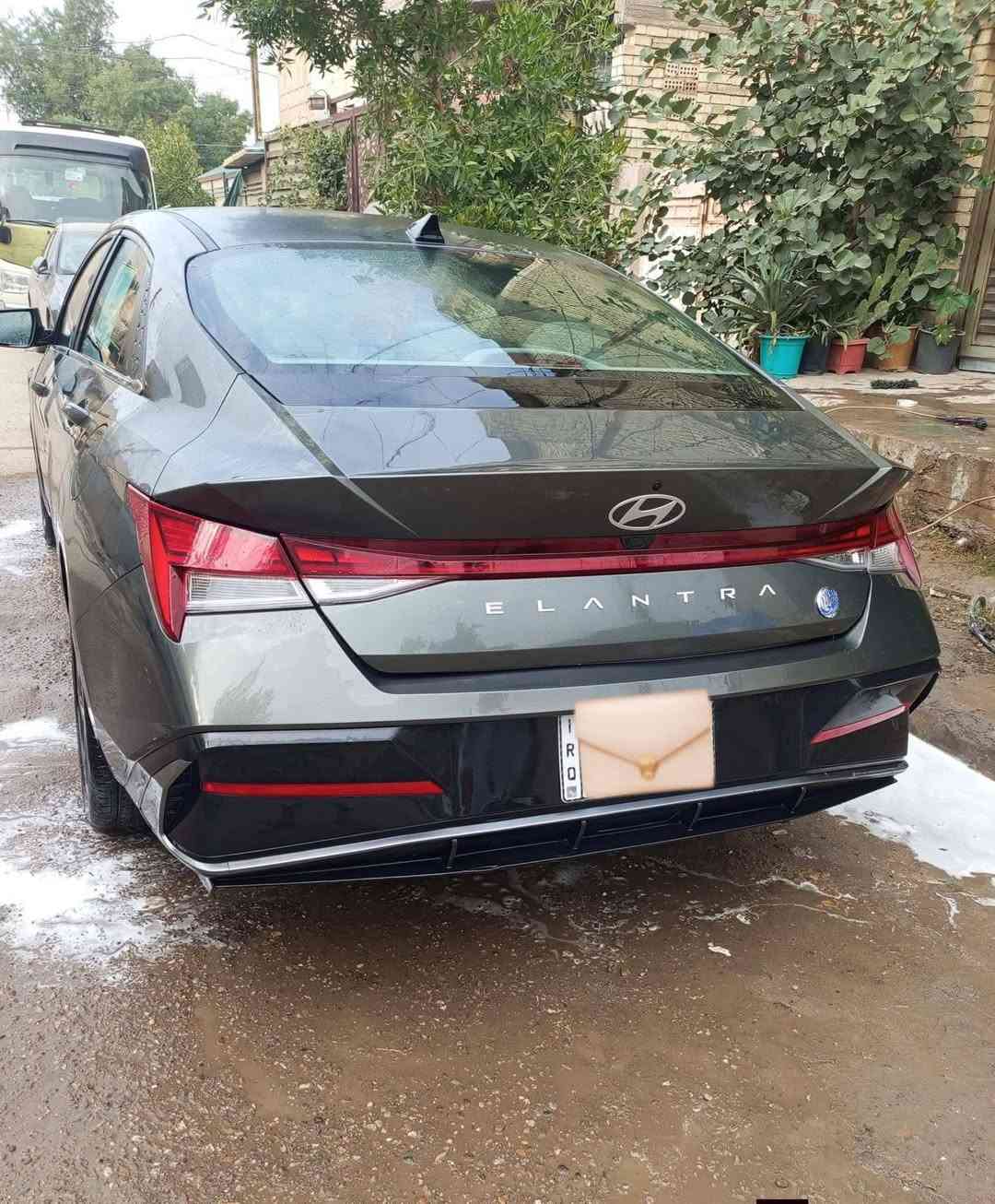 يالله.مكلف بالنشر 
الإنترا للبيع موديل2024
ايرباكات مكفولات ماعده البرده
فتحه سقف بصمه 
تشغيل عند البعد
تحديد مسار
رادار جانبي
رادار امامي 
رادار خلفي
اوتو هولد
حساس اطارات
مانع نزلاق 
توقف ذاتي
القيادة ذاتية 
كامرة 360
ترحيب عند الاقتراب
شاشة دجتل متصله
تحكم ستيرن 
دشبول متغير الوان  
ماشية  12000
محرك 2000 دوش

مكاني بغداد.حي اور 
شراي يتصل
***********
