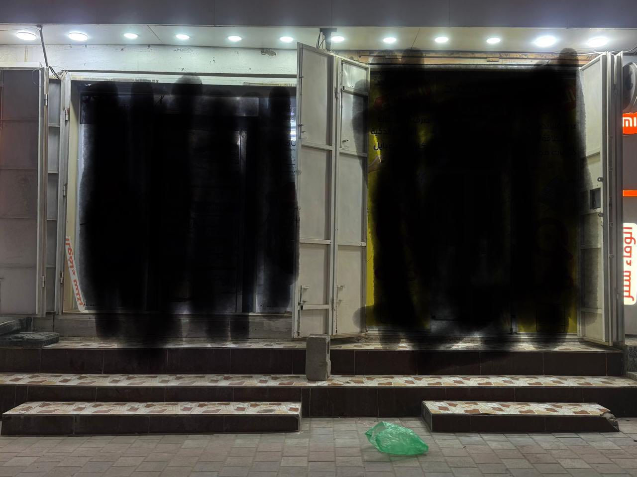 ابواب دفتريه حديد للبيع سعر خاص ***********
