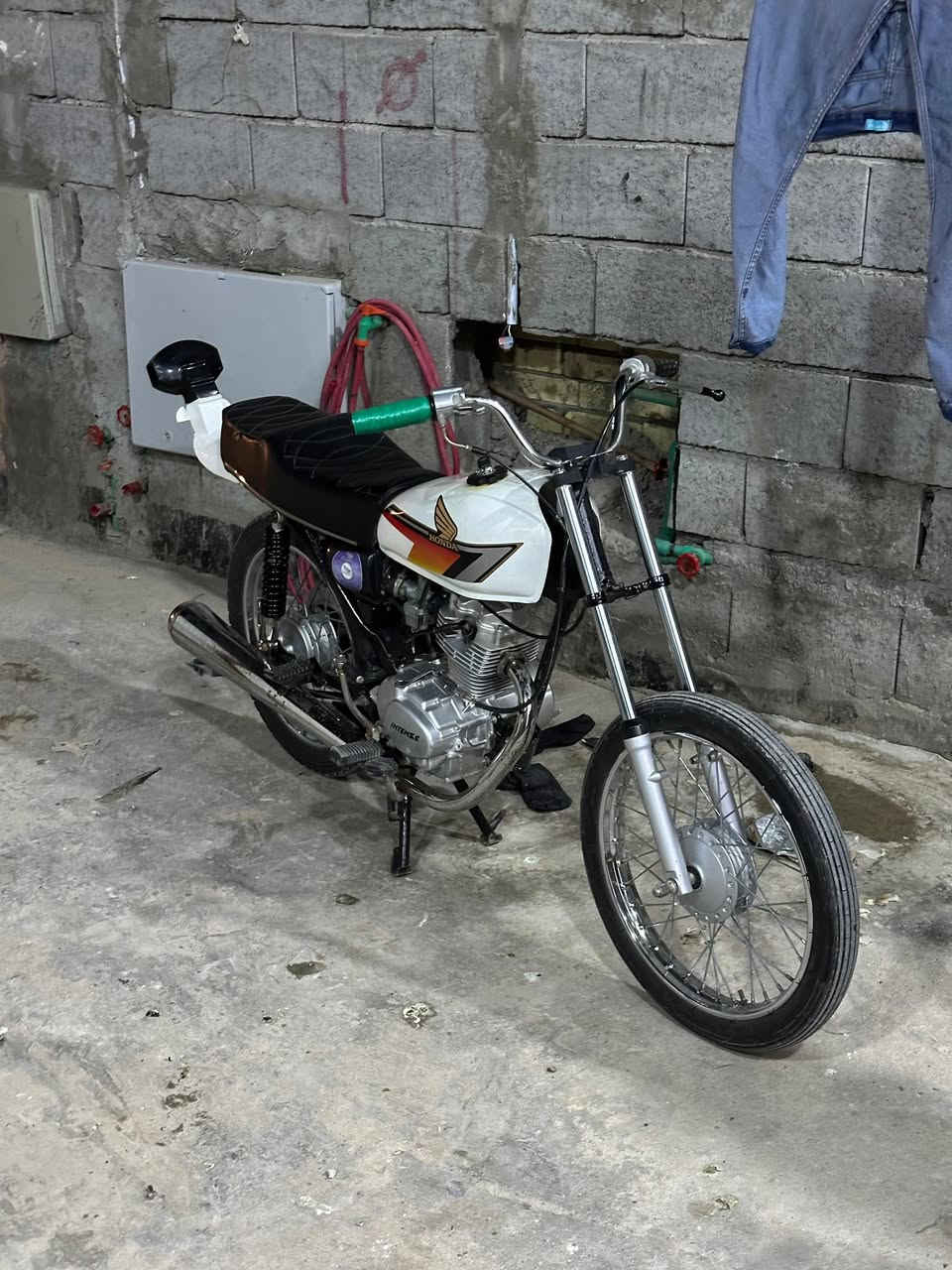 دراجه للبيع مكينه  انتنس نيكل برقي ما مفتوح بيهاا كلها جديده وما ناقصها شي ابد دراجه جاهزه ونشطه سعرها 650 قفل ماشي مكاني البصره ابو الخصيب رقمي *********** شراي فقط يراسل
