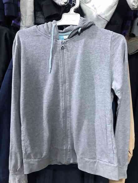 سويترات باله اوربي جميع الألوان والقياسات 
الموقع :تحرير شارع 40 
رقم هاتف :***********
