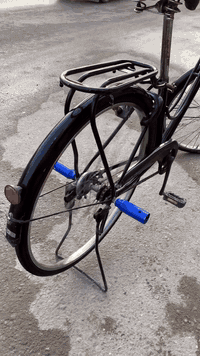 سلام عليكم بايسكل موزه ياباني اصلي بايسكل بلادي كلشي ممبدل بي كامل مكمل مابي اي نقص بسيط كامل للاخير البايسكل احلى من الصور تجي وتشوف كلوب حساس ويل ابو البطيخه بريكات كامله بايسكل جديد وياله اصليه مالته تفحص وتاخذ
السعر 95 الف وبي مجال مكاني محموديه حي الرشيد متواجد خاص او واتس اب ***********
