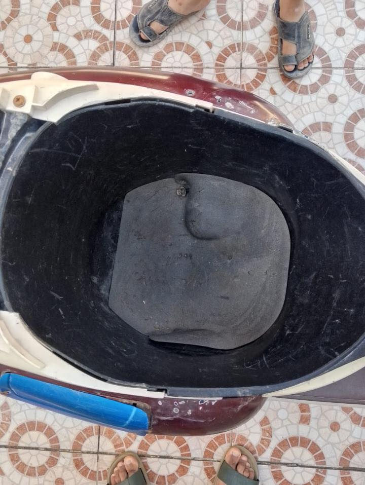 سلام عليكم دراجه كلاسك للبيع دراجه فقط ما تشتغل كابريته جديده ومكينه نضيفه السعر 150 وبيه مجال رقم الهاتف ***********
