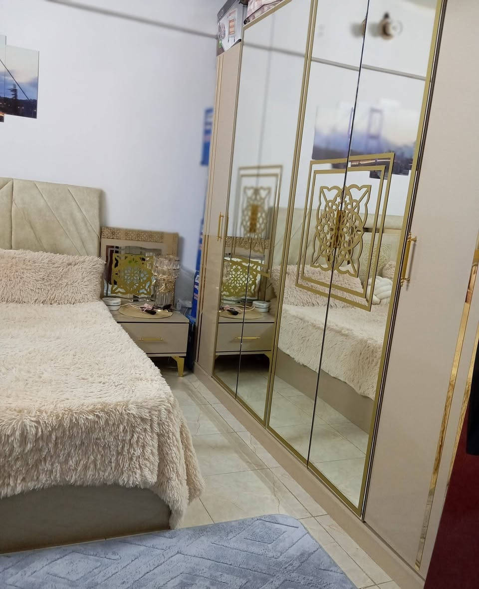 غرفه تركي ثقيل للبيع للاستفسار ***********
