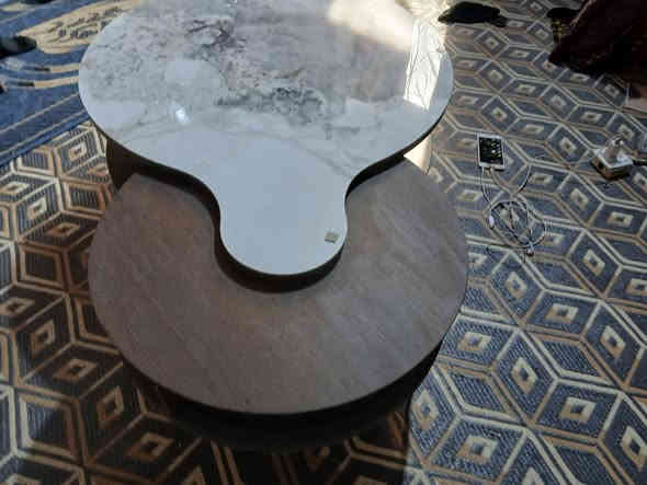 طبله وسطيه ماركه اصليه اخت الجديده فيها خانات لتقديم الحلويات والمكسرات المراسله على الخاص او الواتس اب توصيل بغداد فقط للاستفسار ***********
