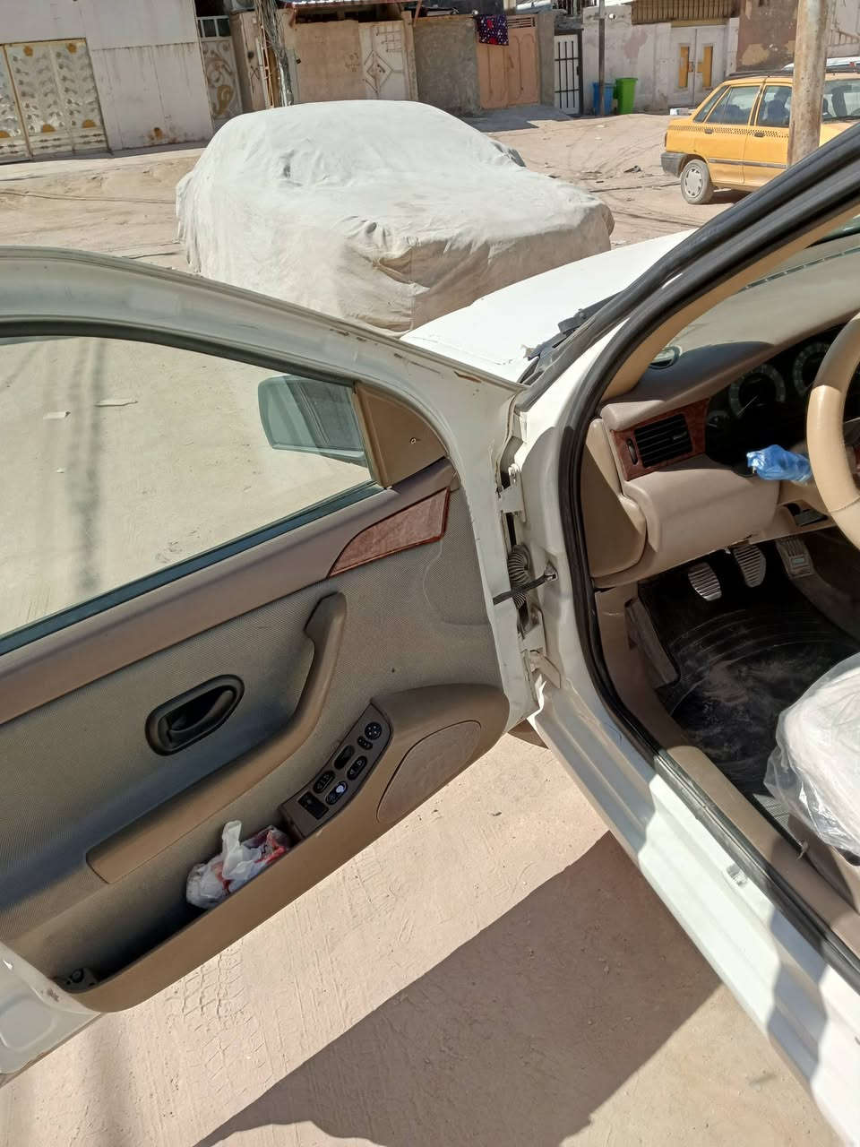 السلام عليكم سما للبيع بيها ضربه جاملغ خلفي جير حداديه تخنتاير ابو الخطه جديدت شغاله تبريد شغال مكينه خيط بخار سياره نظيفه مكانها النجف موديل11 السعر38 ابيها مجال رقم التليفون*********** بي واتساب
