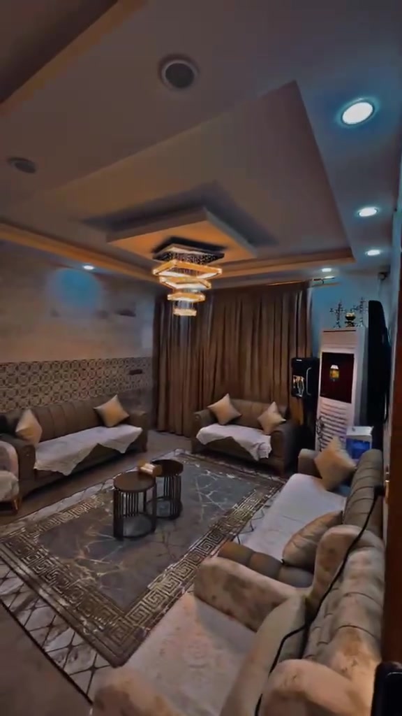 تخم عشر مقاعد ب700الف وقابل للتنزل للحجز والاستفسار تفضلوا خاص ***********
