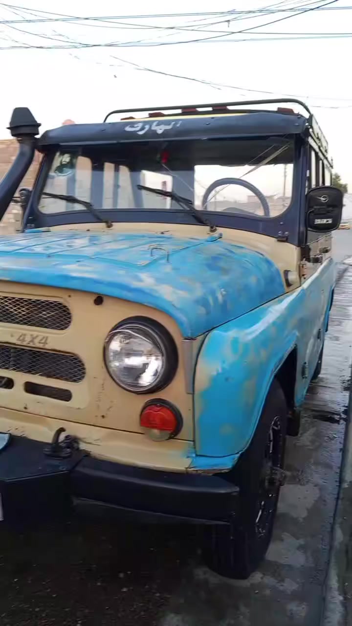 سلام عليكم سياره 2005 جديده ما بيه كل نقص سياره جديده بلاديه داخل وخارج قطرت صبغ ما بيه تخم تاير جديد سياره ما تصرف عليه ربع ***********
