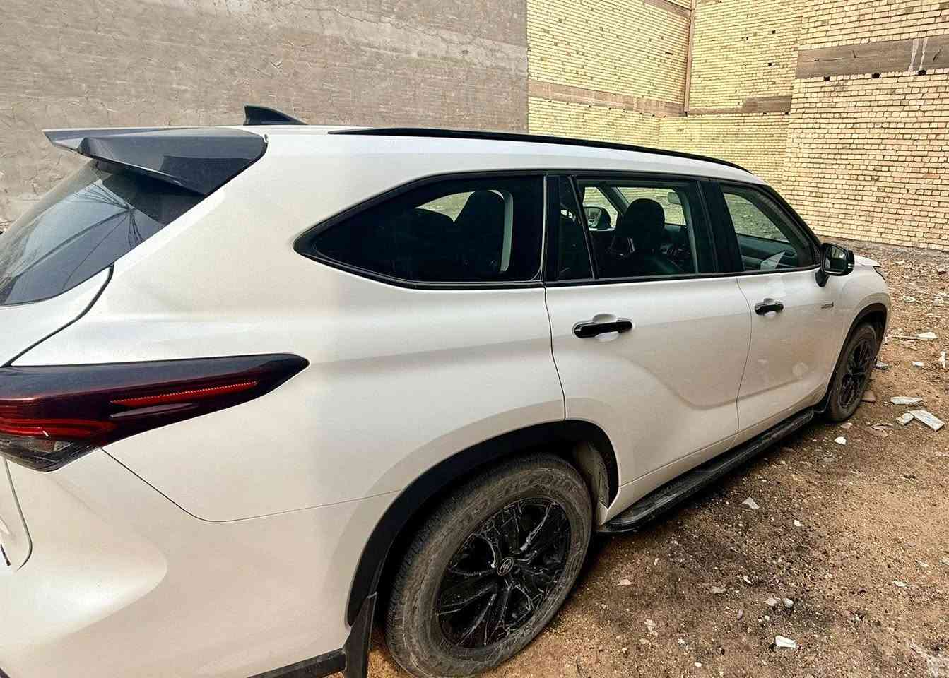 السلام عليكم 
للبيع او المراوس بسعر اقل 
هايلندر ٢٠٢٤ ابيض رقم بغداد شركة ساز بلاك ادشن GLE
ويل اسود مرايا سود
محرك ٢٥٠٠ هايبرد 
للبيع المراوس حسب القناعة 
ماشية٢٠ الف قابل للزيادة  مكفولة 
ضمان ٨ سنوات بطاريه و ٤ سنوات محرك و كير وسنتين صيانه مجانية
اخوان و خصوصا جماعة َمجهول الهوية الي  يعرف بالسيارة وشراي يتصل ويدلل والي معاجبه يجاوز المنشور بلا مشاطر وكلام زايد بالشركة ارخص بالمعارض احسن ومن هاي السوالف 
علق بكلام محترم نترحم على والديك
***********  واتساب أو اتصال
