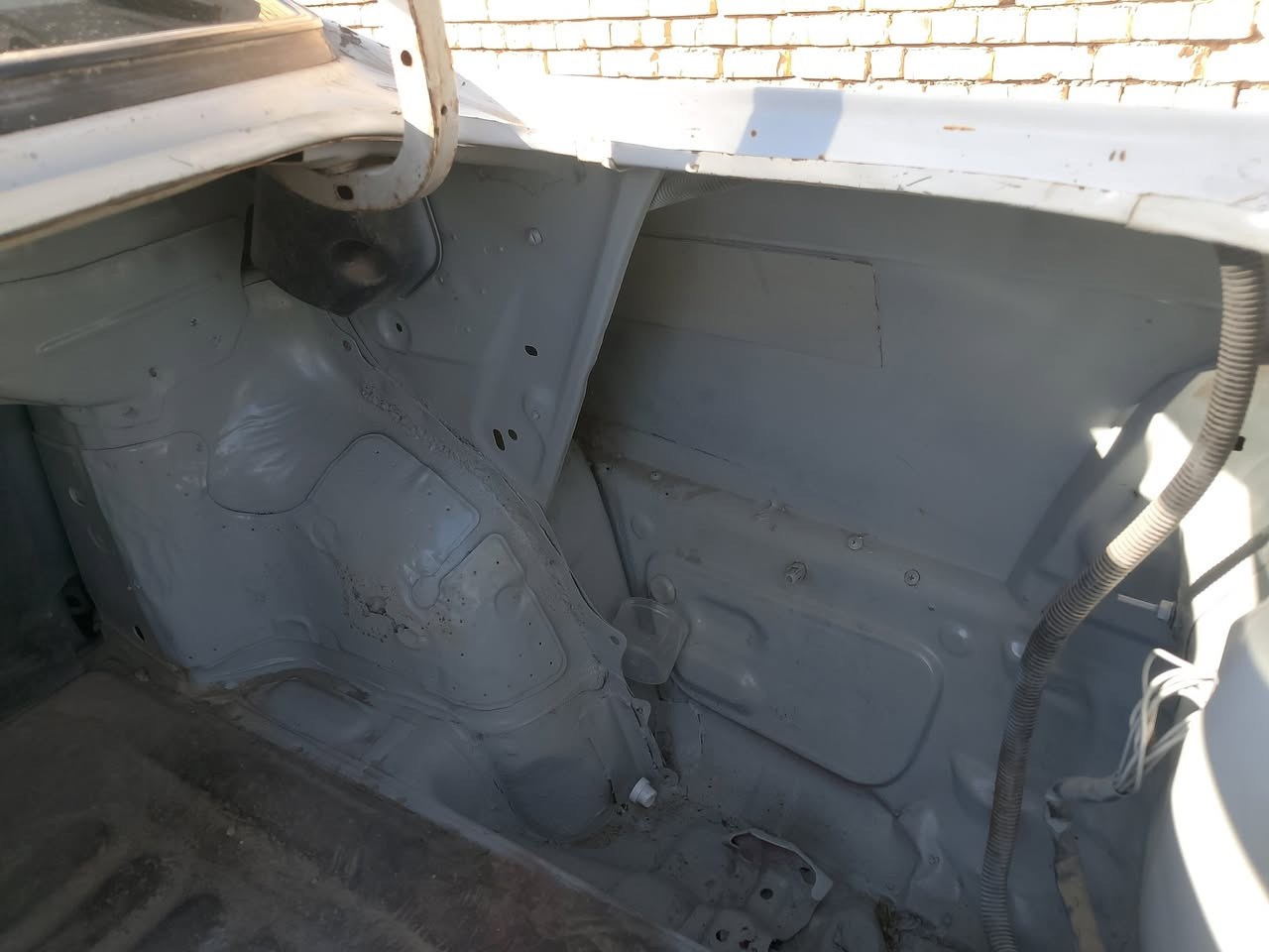 كورله موديل 1994 رقم بغداد سنويته منتهيه راعيه اريد مداوره مكينه 1600 بيه قليل كلش تنقيص  كير جديد توني شاده ميكانيكي صارلي اسبوعين  تخم تاير جديد دشبول جديد نقصه كهربائيات تبريد شغال العام اسست كله جديد تبريد يخبل بس نهايه الصيف عطل ولف الفريز  بس يتبدل الولف وتشحن سياره حلوه كاعده رايده ب48 مكان السياره الشطره رقم ***********
