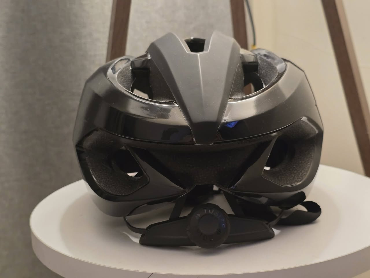 يا الله يا رزاق 👋
#السعر ٢٧ الاف
**🚴‍♂️✨ هلا بالشباب محبّين الدراجات! ✨🚴‍♀️
#متوووووفر 
الاصلي يمي عمي تدللون علينه  😍 
خوذة ماركة MET العالمية اورررجنال 🥰
❤️‍🔥وزن خفيف🔥
📊كفاءة عالية😍
📱تصميم عصري وحديث لاجل انسيابية الهواء 🌹🌹
فيديو بالتعليقات يوضح شكل الخوذة 👀👀
.
.
.
متجر عبدالله المغامر يقدملكم افضل وأجود اغراض الدراجات الهوائية …🚲🚲🚲
✔️ شغل مرتب يخلي دراجتك فول وتخطف الأنظار 😎
✔️ أسعار مناسبة  لكل الميزانيات 👀
✔️ جودة أصلية وتحمّل عالي🚲
✔️ توصيل سريع لكل المحافظات 🚚💨
✔️ خدمة دعم بأي لحظة 💬✨
لا تضيع الوقت… جهز دراجتك وخلي طلعاتك أحلى ويا متجر عبدالله المغامر! 😍🚴✨
للأستفسار على الخاص او مراسلة الصفحة على الواتس آب 📞 📞


**إذا كنت صاحب هذا الإعلان وتريد حذفه لأي سبب، رجاءا أرسل رسالة إلى الدعم الفني**