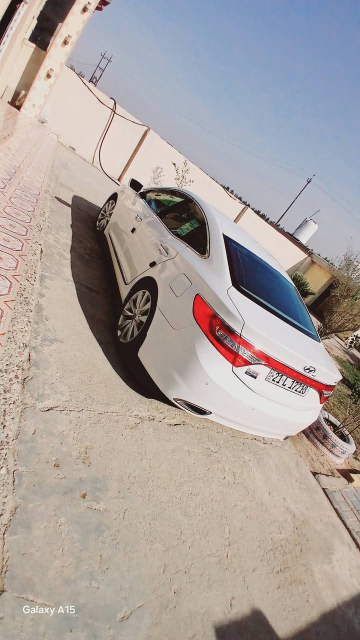 يا الله وينه الي يدور جديد وزيرو ماشي ٨٤ ألف مكفول كفاله عامه سياره حته دعامياته مكفولآت  موديل ٢٠١٥ بسمي مداور اليمت ماتريد سياره ستخدام شخصي ومضمومه  المواصفات 
حساسات خلفيه براد خلفيه وجام كشنات تدفه تبريد مامي وخلفي   مرايات شفط مل شاره حداده على اخر حبايه تايرات جدد العنوان البصره سفوان سعر ١٦٢ وبيه مجال حك جيه 
*********** وأنا خادم
