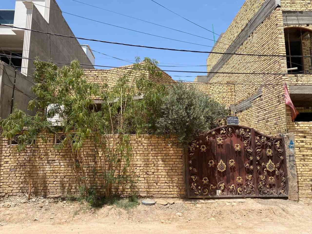 🏡 دار  للبيع –  طابو صرف

📐 المساحة: 200 متر مربع

📍 الموقع:أم الخيل الثالثة – شارع 20بالقرب من مدرسة قطر الندى الابتدائية  الفرع المقابل روضة الياسمين

🔹 مواصفات المنزل:• منزل بطابق واحد• غرفتا نوم• صالة• غرفة استقبال• مطبخ• مجمع صحي• كراج للسيارة• سطح

📞 للاستفسار والمراجعة:مكتب المحيط لبيع وشراء العقارات – الديوانية

📍 الشارع الحولي – خلف جامعة القادسية – بالقرب من غسل غريب الطوس

☎️ أرقام الاتصال:**********************

📲 الواتساب
