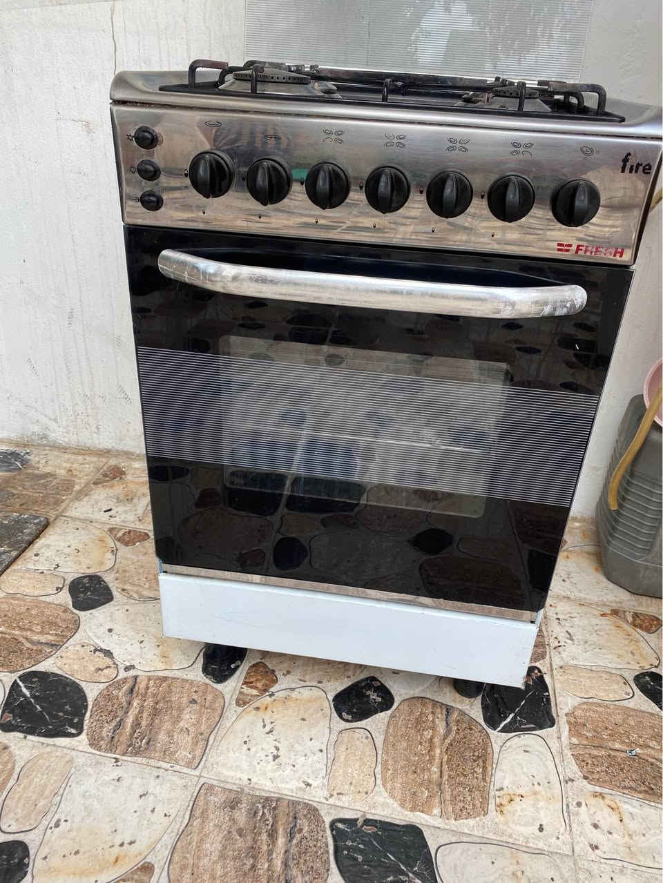 طباخ جديد مابيها اي عيب الفرن هم شغال 
الشعر 130 و بيها مجال 
رقم موبايل :*********** كركوك, العراق
