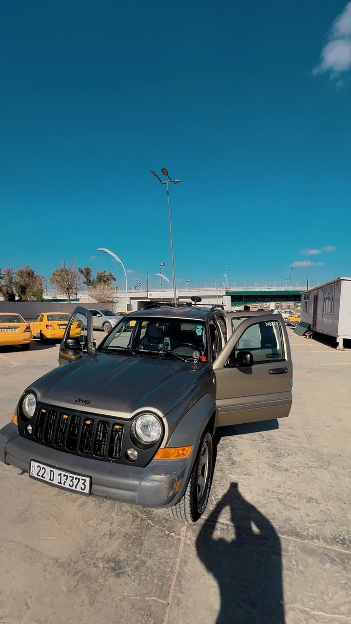 سلام عليكم جيب لبرتي 2007 السيارة للبيع فقط رقم اربيل السيارة كاملة من كلشي شغل وطلع كير ومكينة مكفولات الهيكل الخارجي مثل مموضح جراد نص من البنيد والقمارة فقط والسيارة نظيفة وجاهزة من كلشي والحدادية وعليها انارة محيطية بداخل ولدات بجم وباقي الكماليات مثل مموجود كدامك هم تحويل احول 

مكان السيارة بغداد الكاظمية 

سعرها 100 وبيها مجال للشراي


**إذا كنت صاحب هذا الإعلان وتريد حذفه لأي سبب، رجاءا أرسل رسالة إلى الدعم الفني**