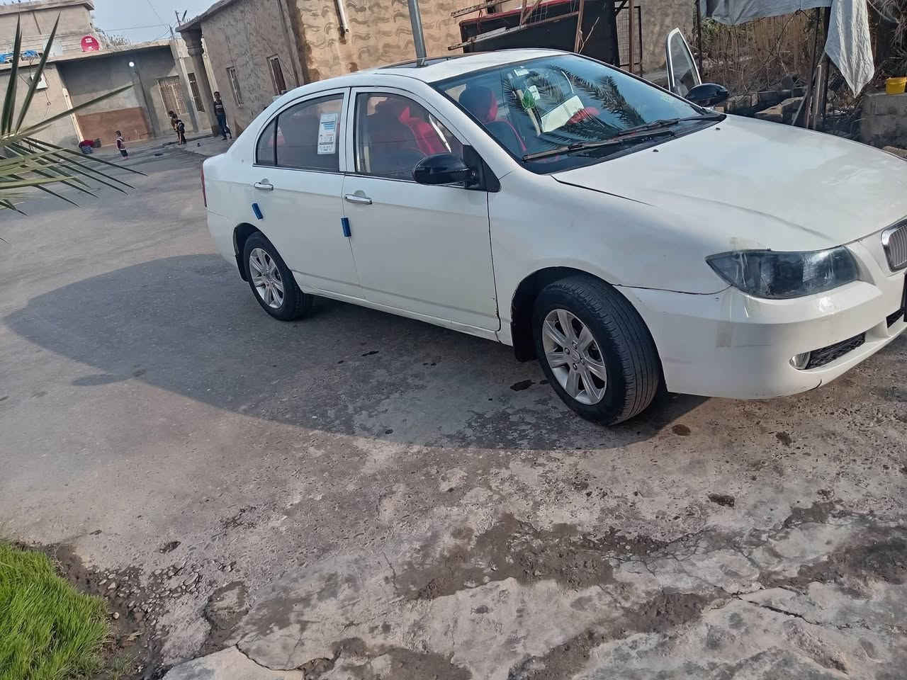 وين اليدور جديد اليفان موديل 2014 سياره جاهزه الأخر حبايه صدر جديد كير محرك شرط دوشمه جديده تخم تاير كهربائيات كلها شغاله السياره صاحبه  بغداد الدوره يعني اني أبيعك حبلل  مكاني صلاح الدين تكريت السعر 23 وبيها مجال رقم الهاتف *********** واتساب وخط شغال ع الثنين
