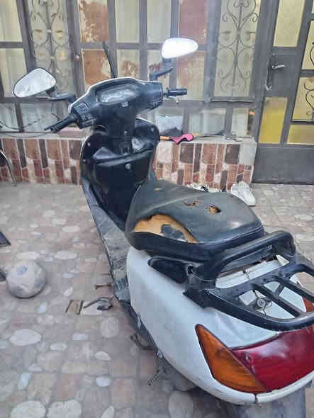 السلام عليكم اخوان الدراجة للبيع السعر ٣٠٠ شغالة بدون نقص اتصال *********** واتساب
