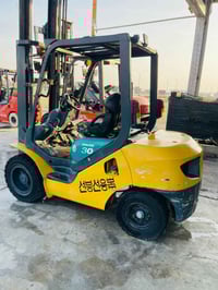 للبيع رافعه شوكيه كوماتسو 3طن 3حركات جوب حاويه موديل 2010 كير مكينه أك...