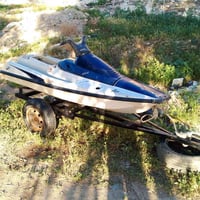 جت اسكي ياماها بس بدي بدون محرك مع عربانه سعر مناسب 300$ اتصل وتدلل 07...