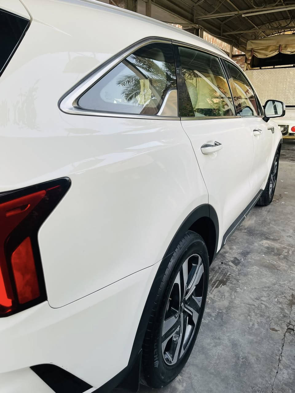 سلام عليكم 
للبيع 
كيا سورنتو موديل ٢٠٢١ خليجي 
رقم بغداد
ستة سلندر
نص فول
بصمة
كشنات كهرباء
صندوك كهرباء 
كير عصا 
مري شفط 
حساسات
شاحن واير ليس 
تشغيل عن بعد 
قمارة حديد 

السعر ٢٦٨
مكان السيارة بغداد
***********
مكفولة من الصبغ فقط بارد بسيط مأشر
