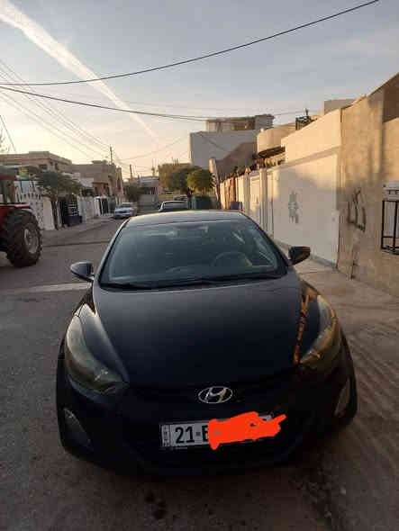 السلام عليكم سيارةللبيع هيونداي النترا موديل 2012، بحالة ممتازة جداً ومواصفات خليجية.📋 المحرك: 1800cc (أكبر وأقوى من المعتاد) لون: أسود•ناقل الحركة (الجير): أوتوماتيك•حالة البودي (الهيكل): بدون صبغ (مكفولة وعلى الفحص)ماشي  (286كم) المواصفات:محرك 1.8L GDI لأداء قوي وعزم ممتاز.•جنوط ألمنيوم.•مقابض أبواب كروم.•تحكم ستيرن ،وشاشة (عجلة القيادة).•نظام ABS لمنع انغلاق المكابح.• ملاحظات:السيارة نظيفة جداً من الداخل والخارج ومصانة بشكل جيد.•جاهزة للاستخدام ولا تحتاج لأي مصاريف.•السنوية والهزة والفحص كلها جديدة.•💰 السعر:السعر المطلوب: 115 ورقة (11,500 دولار) وبه مجال .•📞 للتواصل والمعاينة:المكان: السليمانية - جمجمال•رقم الهاتف: [***********]

