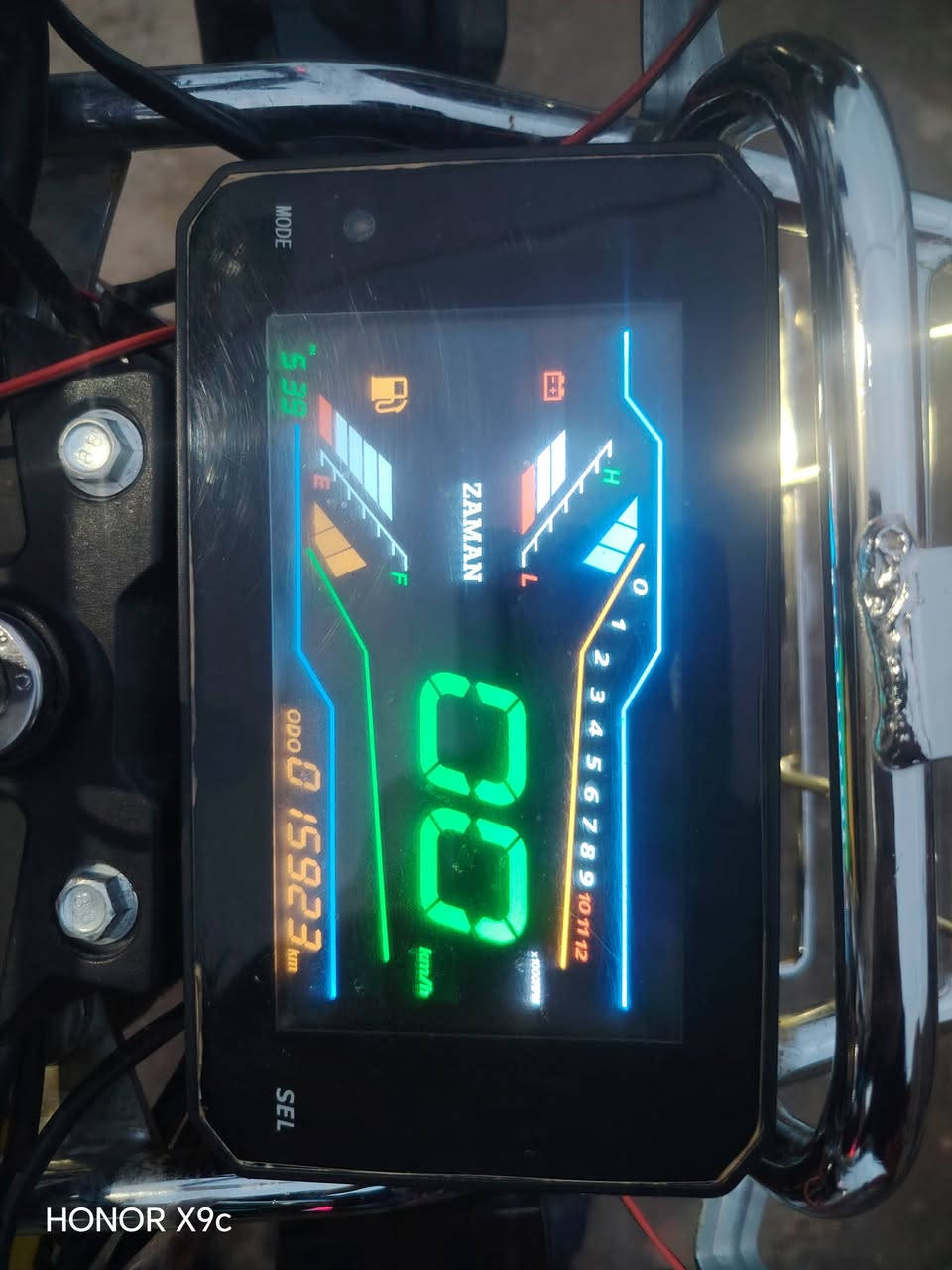 السلام عليكم
ماطور سيڤان موديل 2025
ماطور شرط كفاله من كلشي 
برغي مامظروب وضع شركه 
مشدود بشهر 10شديتو 5 گير
تشغيل عن بعد +بصمه جهاز انذار 
شغال 
كلشي كدامك واضح 
لايت عالي +وسط 
اشاير شغاله 
هورن شغال واير منيه عام شغال
شاشه الكتروني لمس ايباد
شراي هلا بيك مو شراي لاتكسر 
السعر ***********
