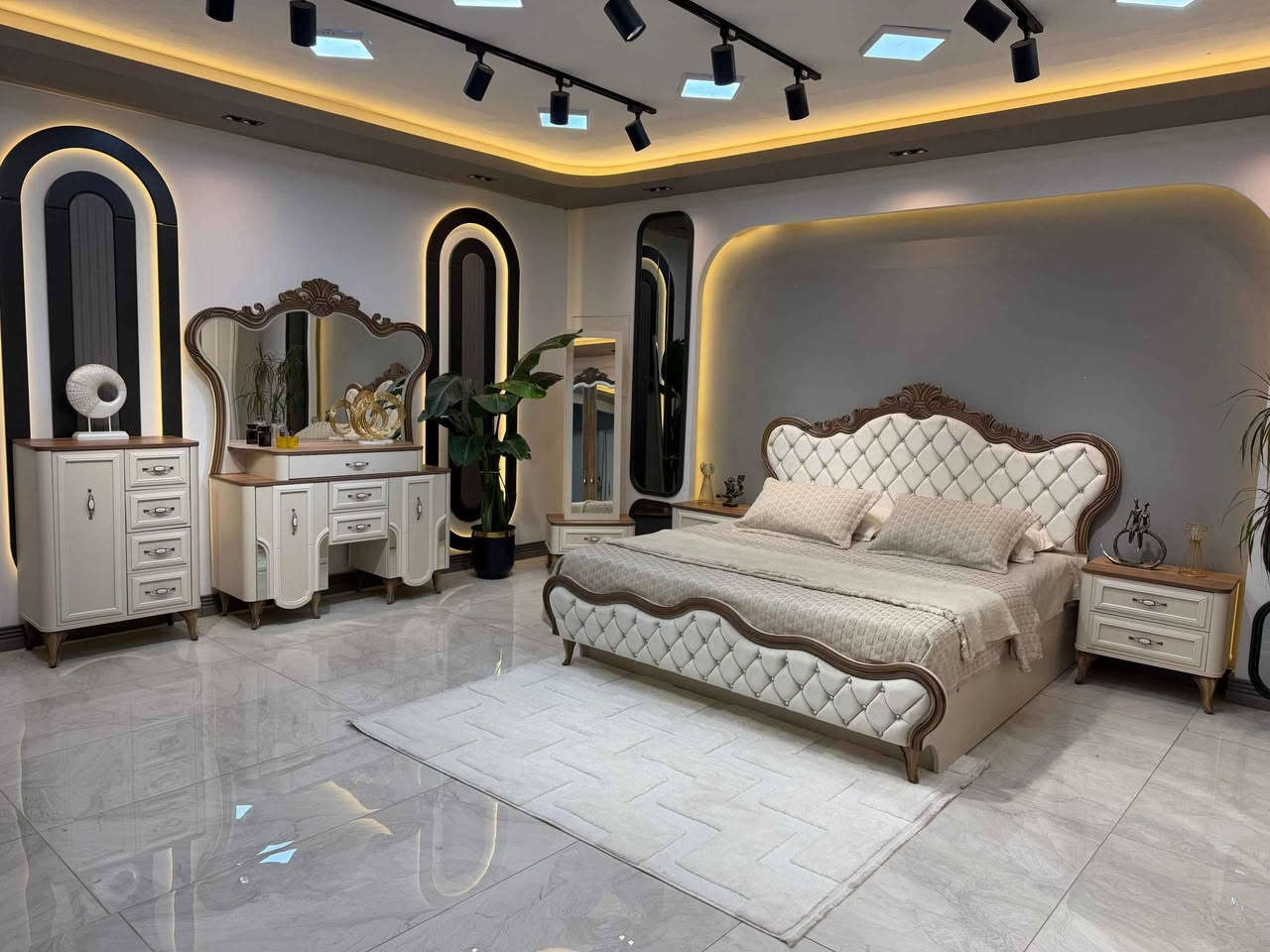 غرف نوم تركي موردن 
زبائننا الكرام 
تم وصول *موديل🔱 فيرا * 🔱
*9 قطع*
اجزاء الغرفة 👇 
⚜️ كنتور + ملحق 3 متر و 70 سم (8 ابواب) مع نرمادة هيدروليك الارتفاع 2.45 متر 
⚜️ سرير  الارتفاع 145سم 
⚜️كومدي عدد ٢ العرض ٦٢ سم 
⚜️ ميز تواليت 195 الارتفاع *  العرض 150   
⚜️ مرآة قيافة  مع مجر  
⚜️ درور (جزامة) مع اربع مجرات وباب يحتوي على اربع رفوف.
⚜️ طابوريه .

📝 يدات حديد + النرماده هيدروليك سكة ٣ مراحل + برغي وجوي حديد 🔩

             السعر مليونين و500الف مع شد ونقل مجاني الجميع محافظات 😍 
الاصلي فقط متوفر الدينا بغداد, العراق


**إذا كنت صاحب هذا الإعلان وتريد حذفه لأي سبب، رجاءا أرسل رسالة إلى الدعم الفني**