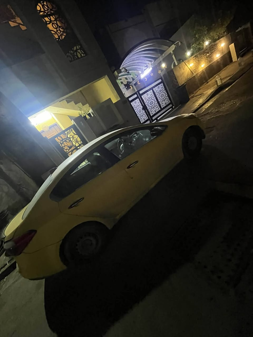 سلام عليكم فورتي 14ورد كندي حاذثه جاملغ و نفسه مضروب بل العراق سعره 95بيه مجال مكانه بغداد ‭٠٧٨٣ ٨٩٣ ٩٩٩٨‬
