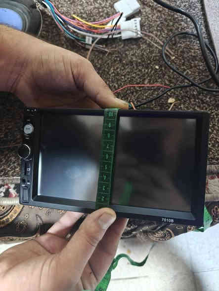 شاشە بۆ زۆربەی سەیارەکانی نیسان و  ئەو سەیارانەی قالبیان  ئەوەیەبۆی ئەبێ  بلوتوث و  کۆتنتڕۆڵ و  کامێرا و  ڕادیۆ و لەمس و بە موبایلەوە ڕەپت ئەبێ نرخی کۆتایی بە  کامێراوە 30هەزارە
*********** السليمانية
