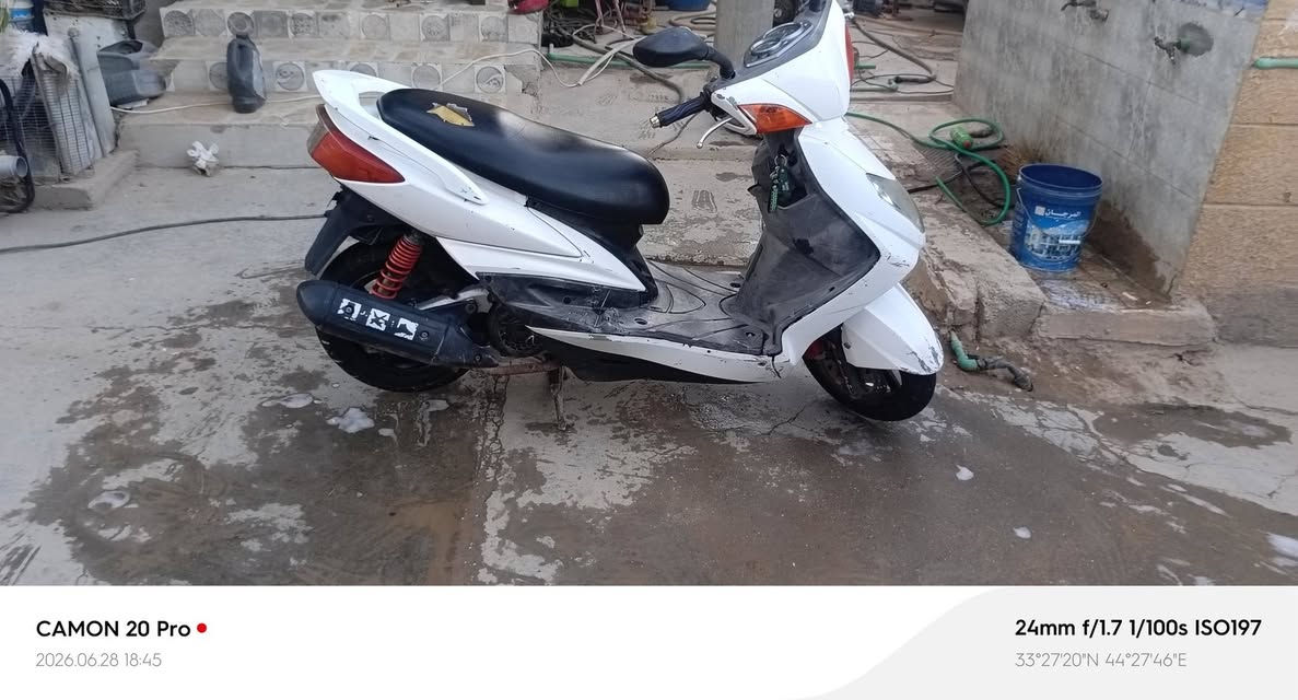 سلام عليكم شباب هاي دراجه للبيع نضيفه قبل سبوع جفته بلوك كامل سعر 385 وبيه مجال رقم ***********
