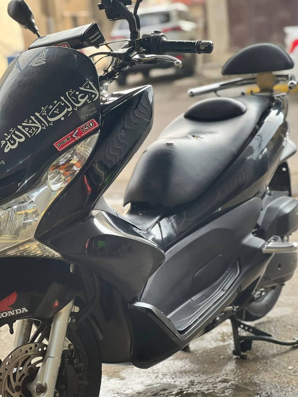 PCX 
نَضيفه جيل أول مكينه 150cc كامله مكمله 
 
حَساس ستان
حَساس بريك 
السـعر للتواصل مـاسنجر او على الرقم ادناه :  
***********

العنوان : الحُريه شارع الرَبيع 📍.
