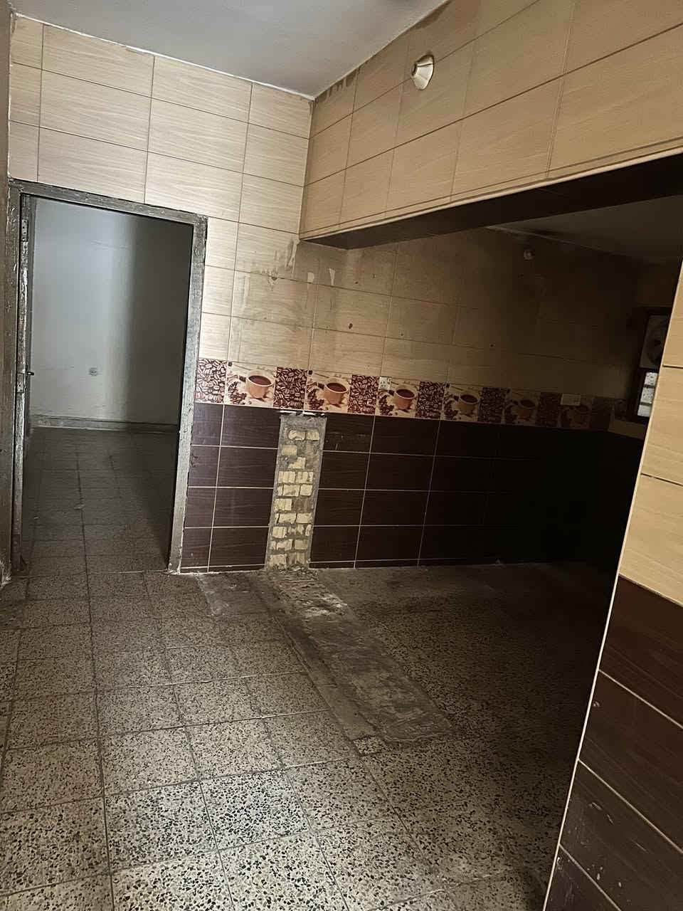 🔱 لـلايـجـار دار مـسـاحـة 90م فـي الـسـيـديـة 🔱  

#الـمـحـتـويـات:) 
    ( صاله / مطبخ )
( 3 غرف نوم / خدمات عدد 2)

⚜️الـمـوقـع: السيدية .. مـربـع الـتـصـنـيـع
__________________________________________________
#مـلاحـظـة: تتوفر عروض اخرى ما عليكم سوى الاتصال بنا 
                 او زيارة مكتب  أبو ايهم السلطاني
                                    للعقار و البناء و الديكور

_______________( #للإستفسار )_______________________
#الأتصال على الارقام التالية:

📞 ***********

                                        
او زيارة #مكتب أبو أيهم السلطاني للعقار و البناء و الديكور
#موقعنا السيدية_شارع الضباط مقابل لحوم جويلي
__________________________________________________《نستقبل عروضكم البيع و الايجار ما عليكم سوى الاتصال بنا 
متوفر واتساب او زيارة مكتبنا و اهلاً و سهلاً بكم 》

...#نعمل لخدمتكم #لضمان عقاركم...
