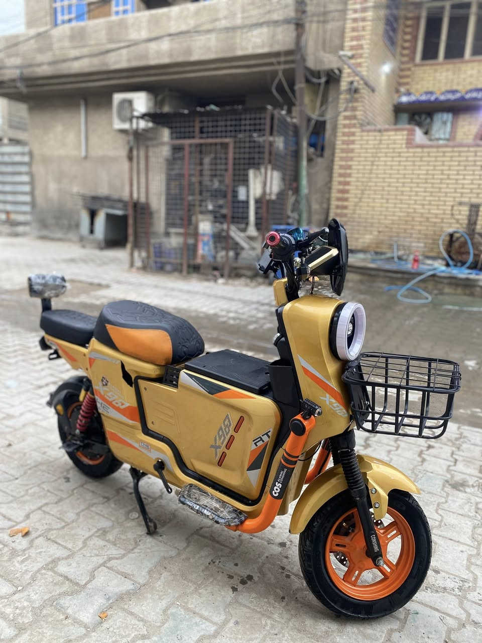 ‏دراجة شحن إكس 900 بيها ضرر قليل كدامكم موضح بالصوره بيها قطع بواير الشاشه والاناره الگلوبات احنه بخدمتكم 

واتساب ***********
