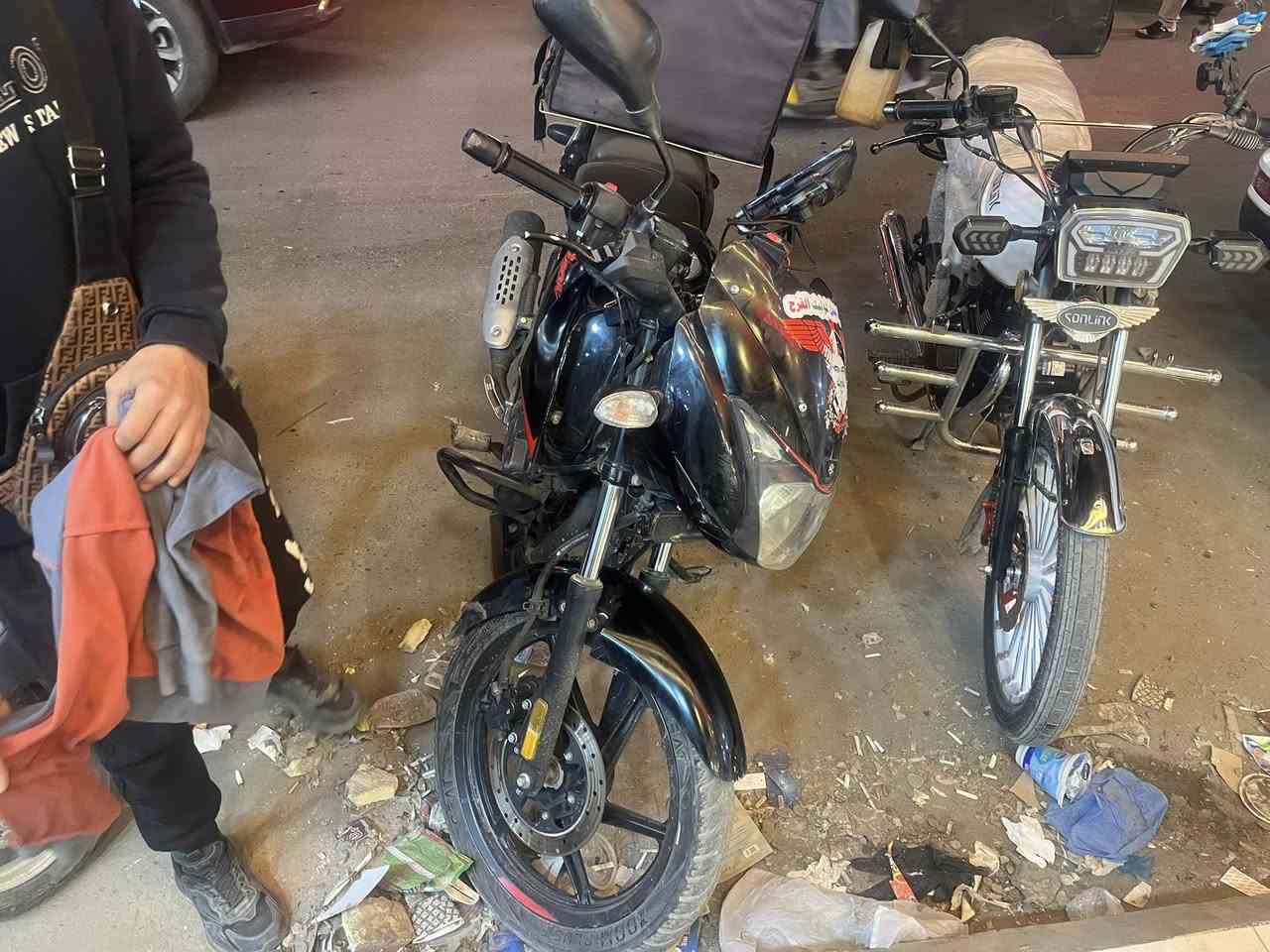 بولسر للبيع السعر ١٨٠٠مستعجل على بيعتها التواصل ***********ادمن وافق
