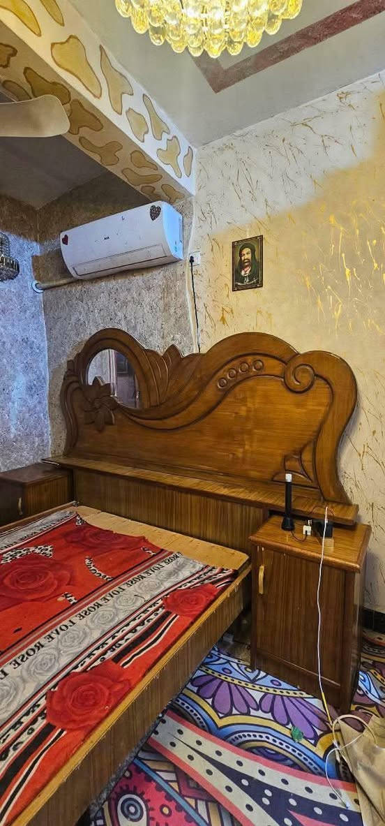 غرفه اخشاب نجاره عراقي  نضيفه محرد تلحيضات بسيطه تلميع ما تلميع
متكونه منـ 4 ملحقات

1_ كنتـور 4 بوب 
     2 باب بكومديين للاعلى من 3خانت 
و   2 باب بكومديين للاسفل 

2_ ميز ابو المرايه مع طابوريه 
3_ چربايه مع كومديين 
4_زاويه ملابس مع جزامه احذيه للاسفل 

سعرهـا 1 مليون 100 وبيها مجال ان شاء الله

رقم الهاتف ***********

العنوان / كوت -دجيلي 
مكلفه بلنشر اتصال على الرقم
