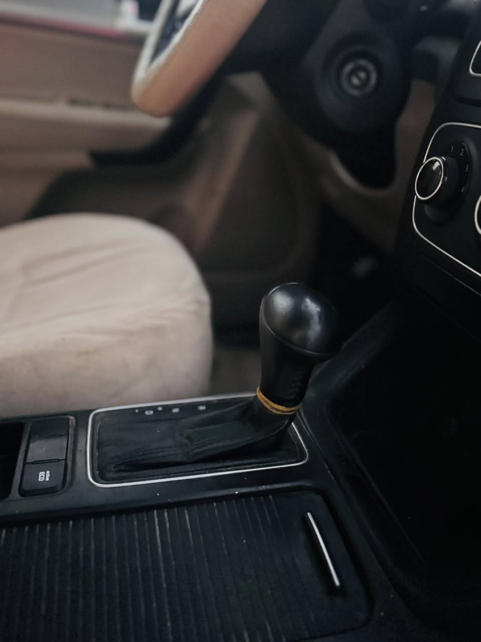 السلام عليكم للبيع سورنتو موديل 2014خليجي
كفاله من كلشي محرك 4سلندر 7راكب سنويه جديده ماشيه 195-الف 
مال جني سياره حيل جديده المكان بابل الحله للاستفسار 

 للاتصال ☎️***********////***********
السعر عند الاتصال

ترهم مراوس حسب القناعه
