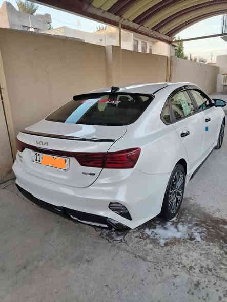 السلام عليكم كيه فورتي موديل 2023 ماشيه ٤٠ حادث صبغ باب بدون دواخل  ودعاميه خلفيه فول مواصفات جيتي لاين محرك 2000 دوش رقم بغداد بسمي السعر ١٥٧ وبيهه مجال *********** بغداد الدوره
