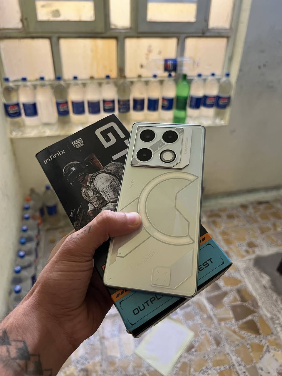 Infinix GT 20 Pro ويا كارتون وسماعه محيطيه ***********
