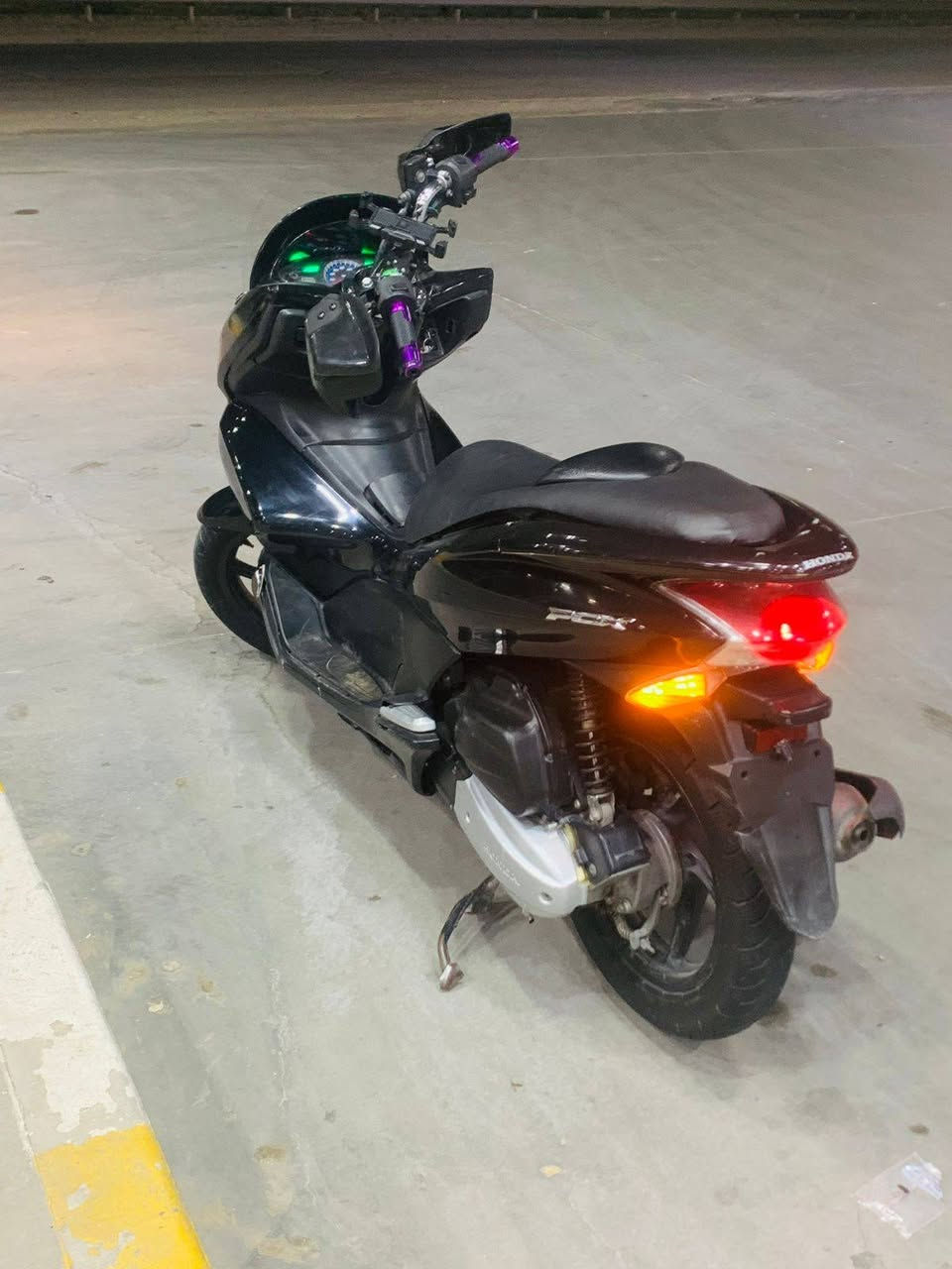 سلام عليكم 

للبيع

PCX125 ياباني جيل اول
دراجه نضيفه مثل ما موضح بل صور
دراجه نقصها بريك خلفي فقط كلشي شغال
السعر مليون و250
وترهم مراوس بجيل ثاني بصمه وانطي فرق
*********** متواجد وتساب تراسلني مازنجر ما جاوب
