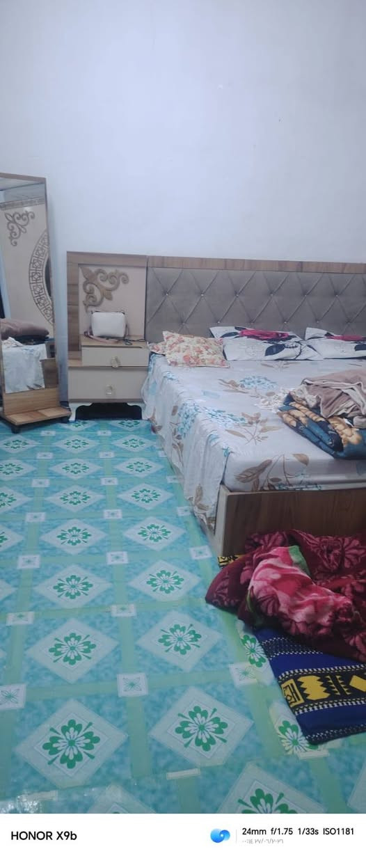 غرفه النوع تركي نضافه واضحه بصور مكانها جرف النداف  بسمايه سعر 300 بيها مجال 7قطع الرقم ***********
