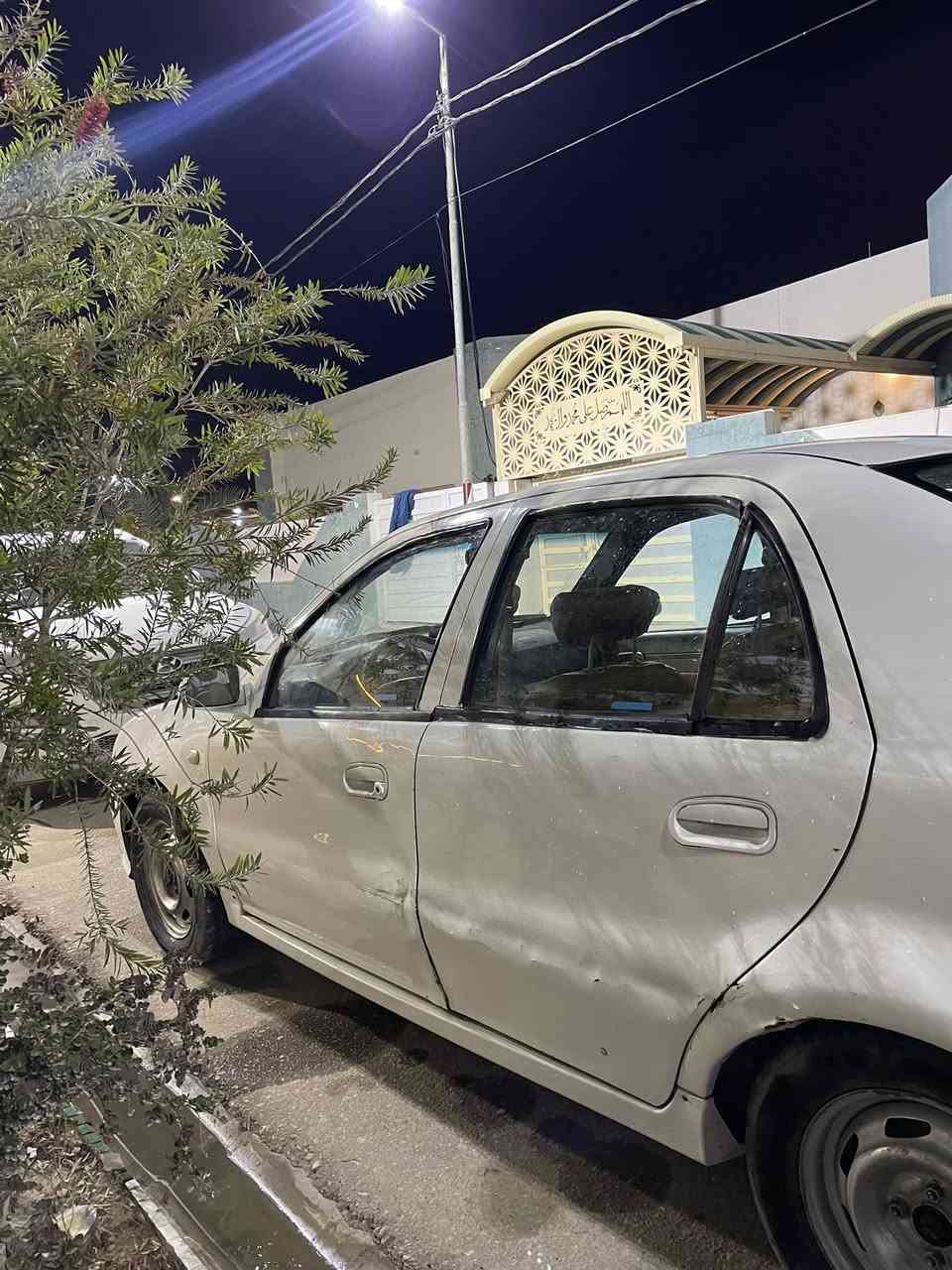 السلام عليكم سياره سيكي للبيع موديل 13 لون ابيض خصوصي رقمها بابل سنويه ساقطه صار 4سنوات راعيها يريد مداور محرك بي دخان بالكبس فقط كيرها مكفول توني معمره من عينه وصينيه وبولبرين وعنابرين جدد للكلج حداديتها 70% الك يمي مشط ودبلات جدد بس شدهن وكشرها شوف العين بس دحجات بسيطه سعرها 27 مكاني بغداد حي الجهاد ***********
