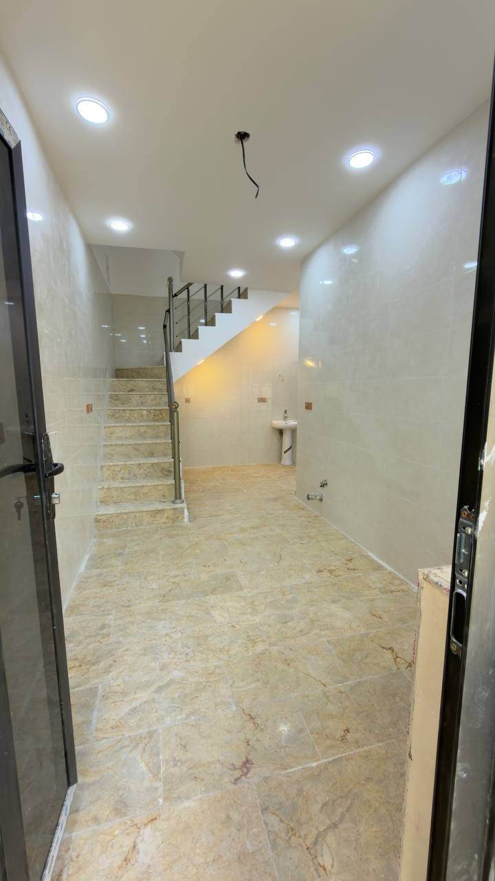 ‏يا الله مشتمل للبيع ركن 🅿️ المساحة5️⃣0️⃣م حي جهاد 📍الشارقة
الوجهة 7️⃣ 🔲 نزال 🔺7️⃣

   بناء حديث غير مسكون //💯👍

يحتوي على غرف 🛌 2️⃣  النوم + وصالة //

+ صحيات 2️⃣ +  ومطبخ //

 موقع كلش حلو قريب على الشارع

الاستفسار *********** 📞📞
