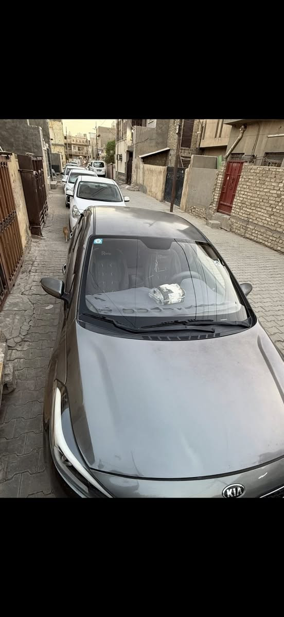 السلام وعليكم من رخصت الادمن سيراتو وراد كوري 2017رقم بغداد كامله صدر محرك كير كفاله الكشر شبه حزام بيه 5قطع مكانه بغداد الدوره السعر 108 وبيه مجال بسييط ***********
