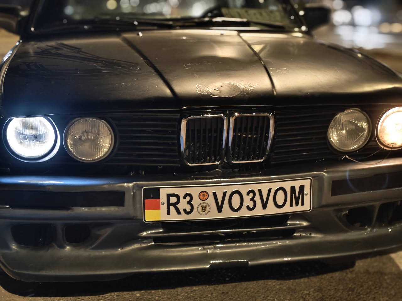 بيع او مراوس
بي ام زعرة 1988
محرك 3000 ياباني VVT (يعني انسى الحماوة) 
تحويرة جديدة كير ومحرك كفالة 
حدادية 90% 
كهربائيات شغالة 
اگزوز رياضي 
رقم كركوك جاهزة للتحويل 
العنوان الناصرية حي الشهداء 
*********** اتصال وواتساب 
السعر 25
